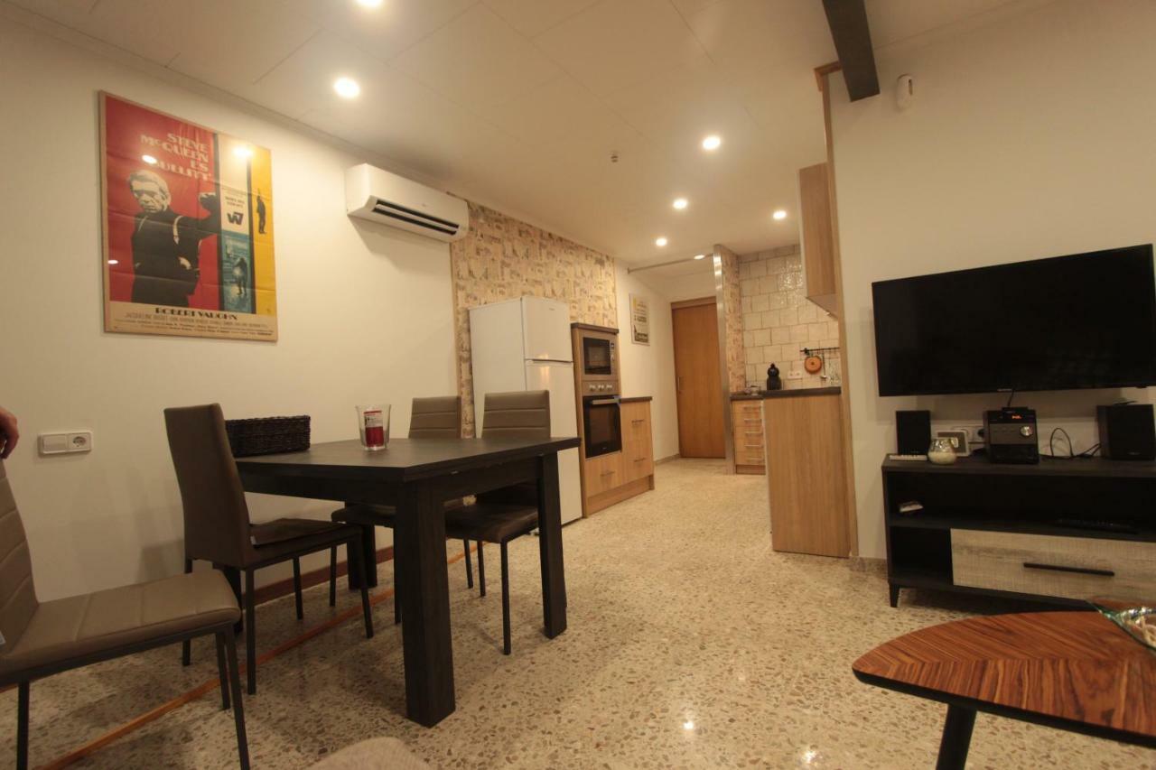 Can Clos Bonet Carrer Colon Ампоста Екстериор снимка